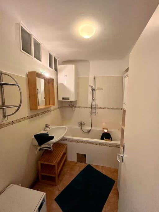 Wohnung Naehe Lkh Und Der Med Uni Štýrský Hradec Exteriér fotografie